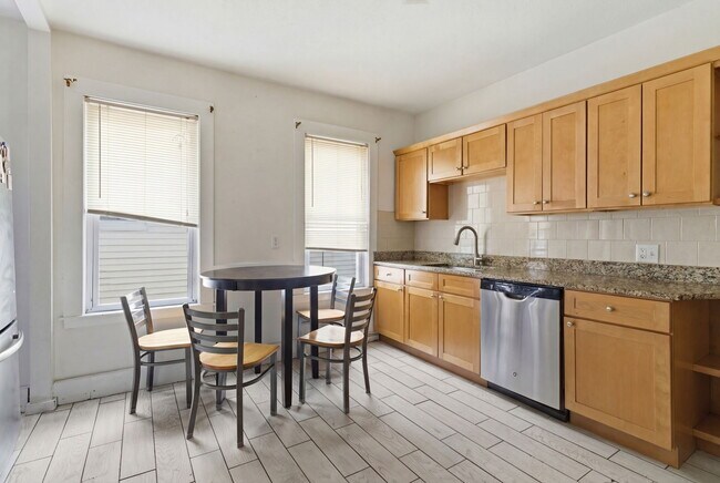 Building Photo - 24 Darling St