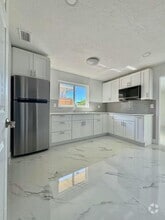 Building Photo - 2826 Floral Rd