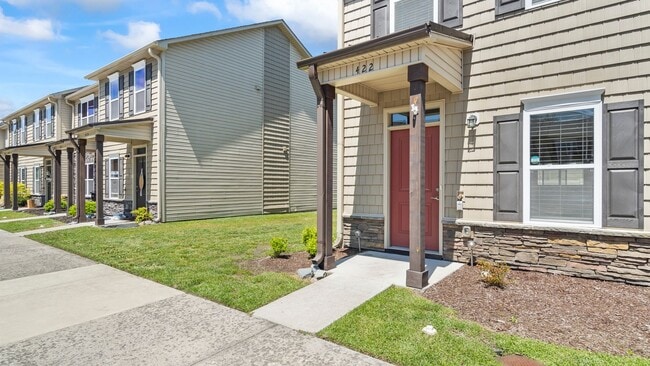 Building Photo - Boyington Townhome