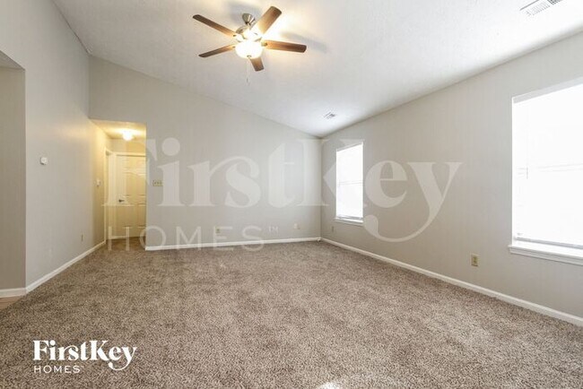 Building Photo - 7809 Blue Willow Dr