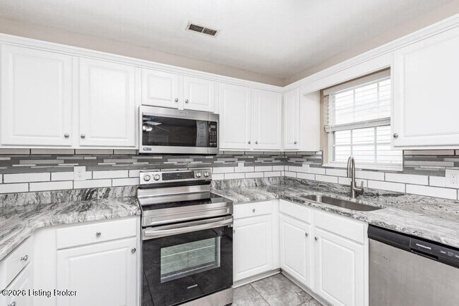 Building Photo - 6303 Cottagemeadow Dr