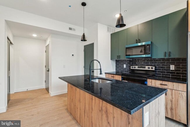 Foto del edificio - 4181 Mantua Ave