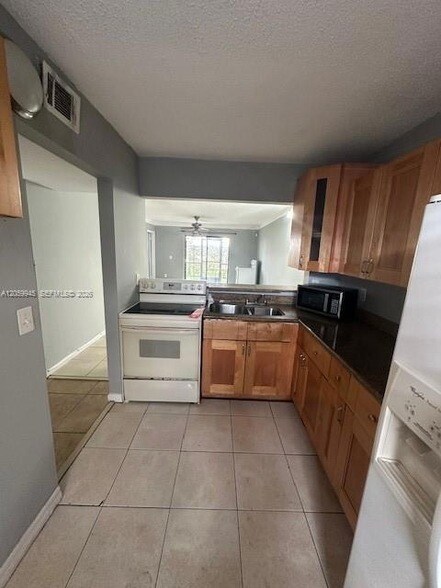 Foto del edificio - 20800 NE 8th Ct