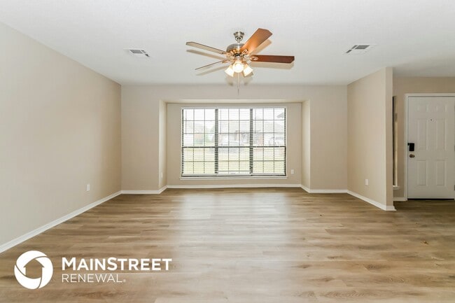 Building Photo - 11916 Silver Sun Dr