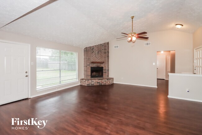 Foto del edificio - 15739 Tammany Ln