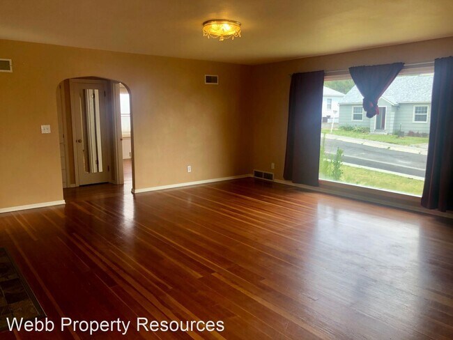 Building Photo - 3 br, 1 bath House - 621 NW 9th St.