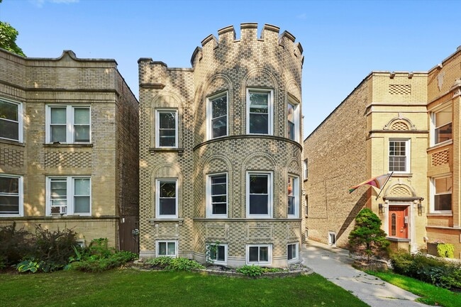 Building Photo - 5804 N Artesian Ave
