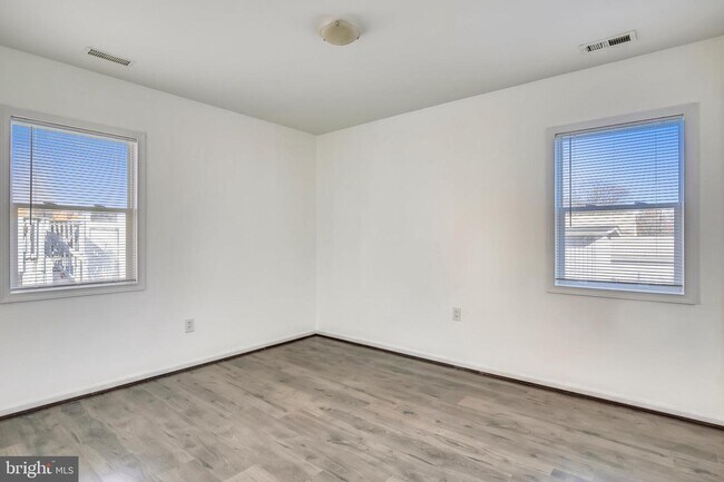 Building Photo - 3112 Burgundy Rd