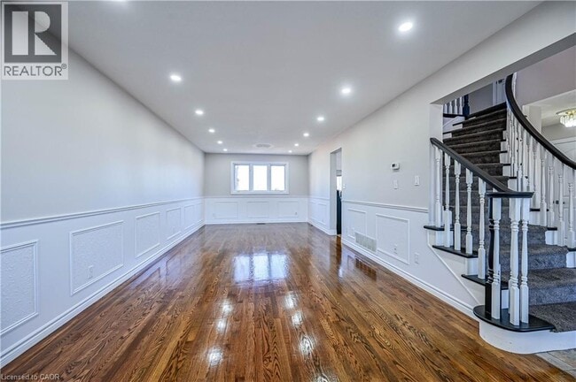 Photo du bâtiment - 228 Highland Rd W