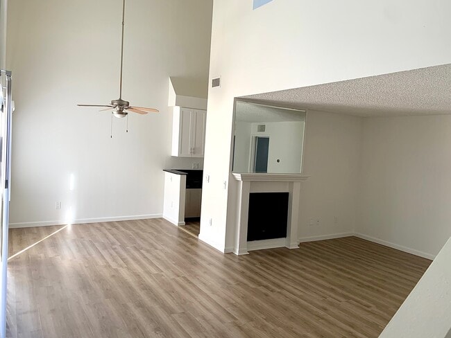 Building Photo - 14311 Dickens St
