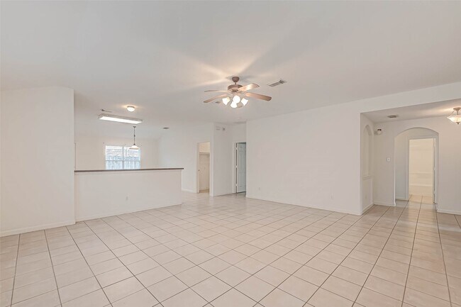 Foto del edificio - 5815 Plantation Crest Dr