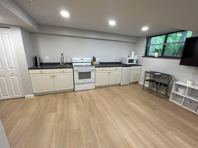 Building Photo - 3278 S Cove Ct