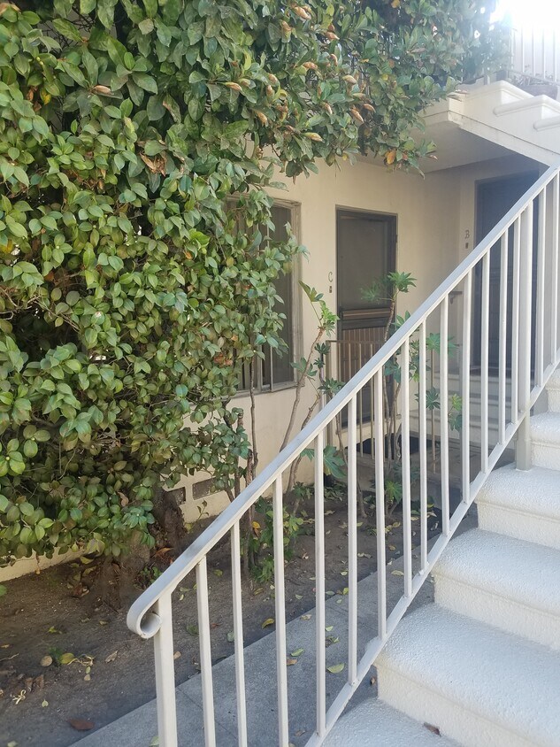 Primary Photo - 1654 Huntington Dr