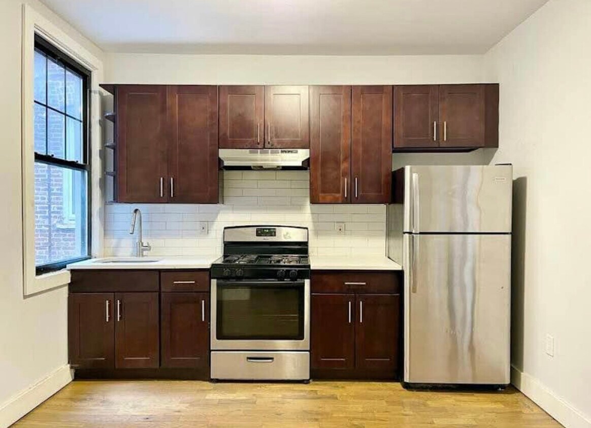 183 Garfield Ave Unit 1F - 180 Garfield Ave