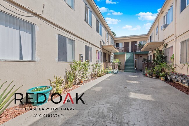 Foto del edificio - 8118 Western Ave