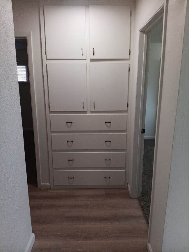 Foto del edificio - Charming 2-bedroom, 1-bathroom! Showings available NOW!