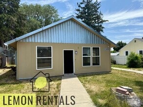 Building Photo - 511 N 23rd Ave