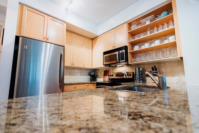 Photo du bâtiment - 438 King St W