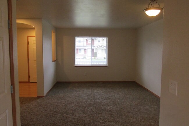 Foto del edificio - 3 Bedroom Townhouse in Sedro-Woolley