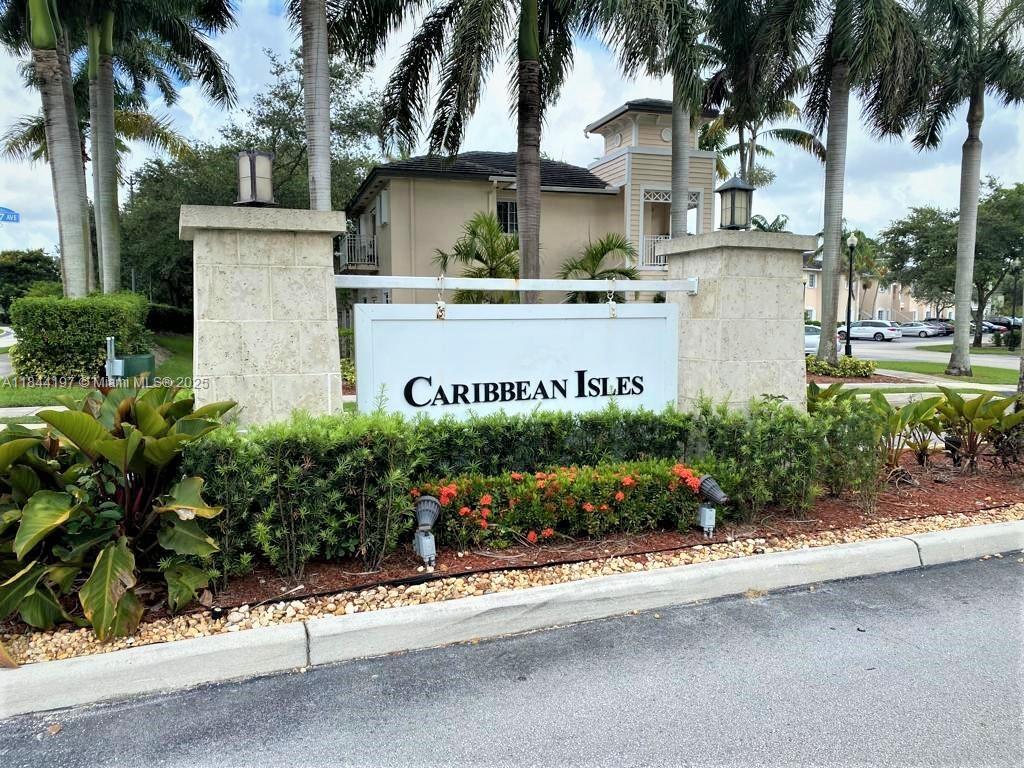 Foto principal - 2731 NE 3rd Dr