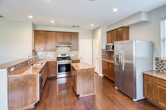 Building Photo - 9961 Delamere Dr
