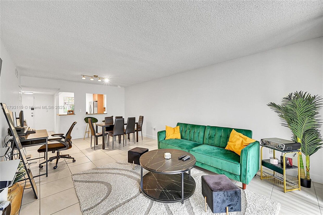 Foto principal - 1820 N Lauderdale Ave