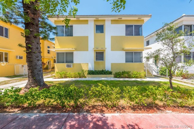 Building Photo - 951 Bay Dr