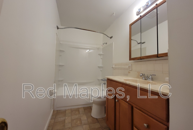 Building Photo - 4006 Esseldale Dr