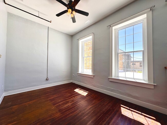 Building Photo - Upstairs Loft on Main Street in Batesville...