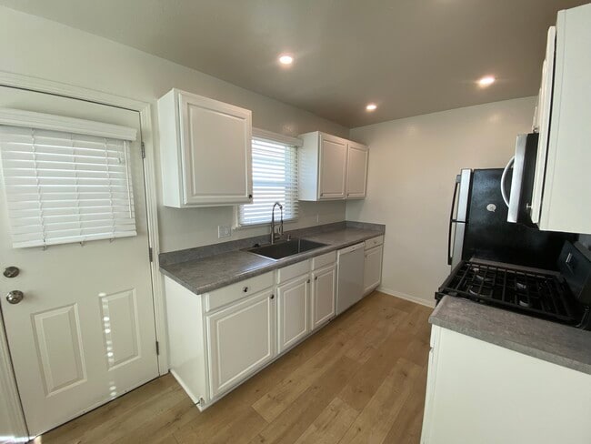 Building Photo - 14320 Condon Ave