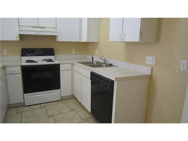Foto del edificio - 8306 Golden Chickasaw Cir