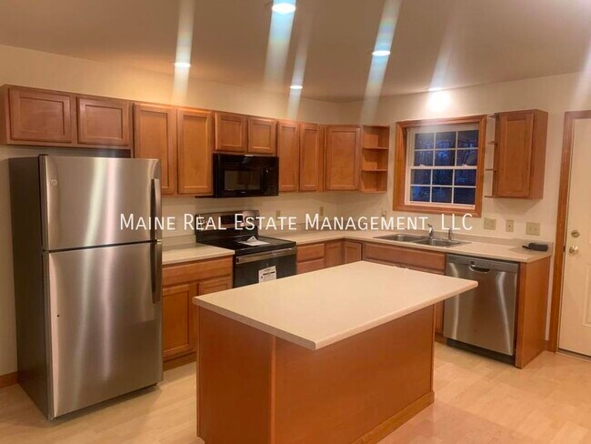 Building Photo - 121 Canaan Rd