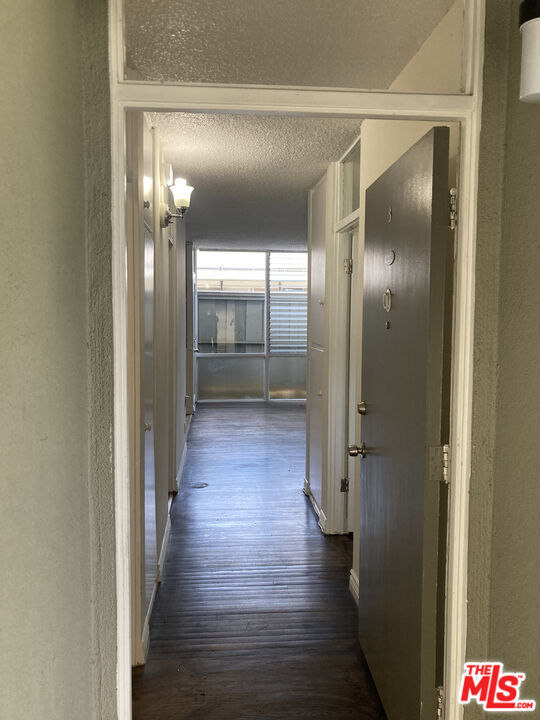 Foto del edificio - 11131 Rose Blvd