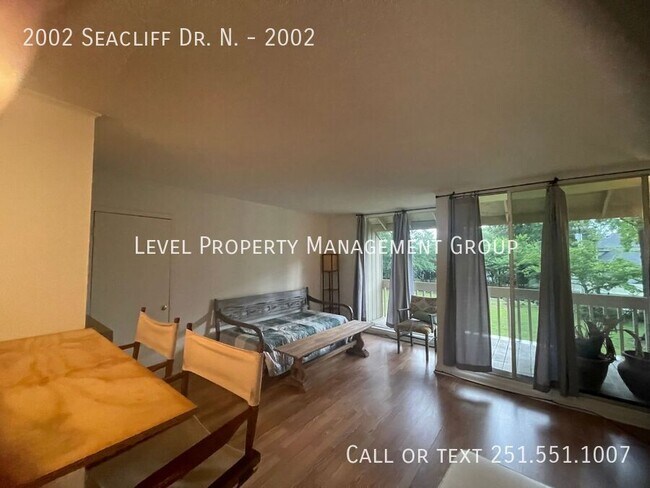 Foto del edificio - 2002 Seacliff Dr. N.-2002