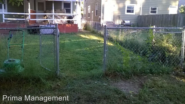 Foto del edificio - 3 br, 1 bath Apartment - 141 Edgar Ave