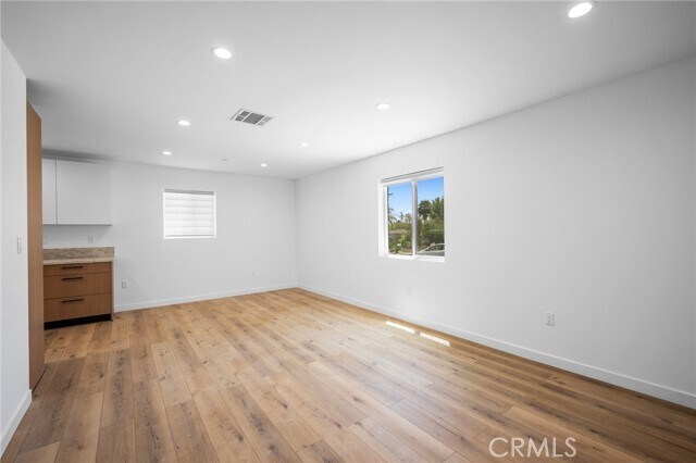 Foto del edificio - 17805 Ludlow St