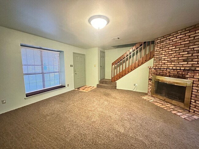Foto del edificio - MOVE IN SPECIAL-$250 OFF FIRST MONTH'S REN...