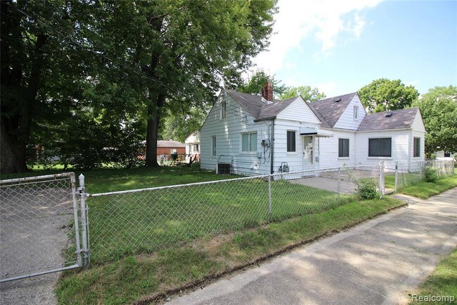 Building Photo - 25605 Hanover St