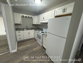 Building Photo - 201 Lakeshore Dr
