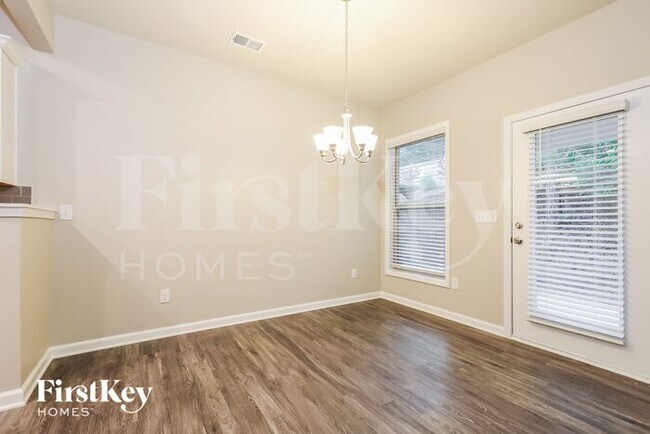 Building Photo - 3628 Moon Crest Dr