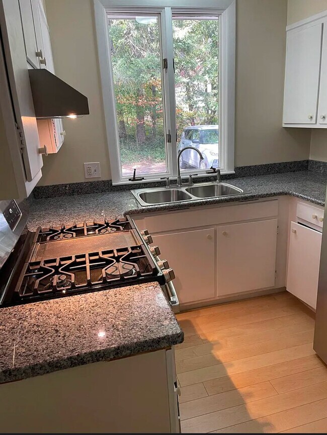 Foto del edificio - 45 Parsonage Ln