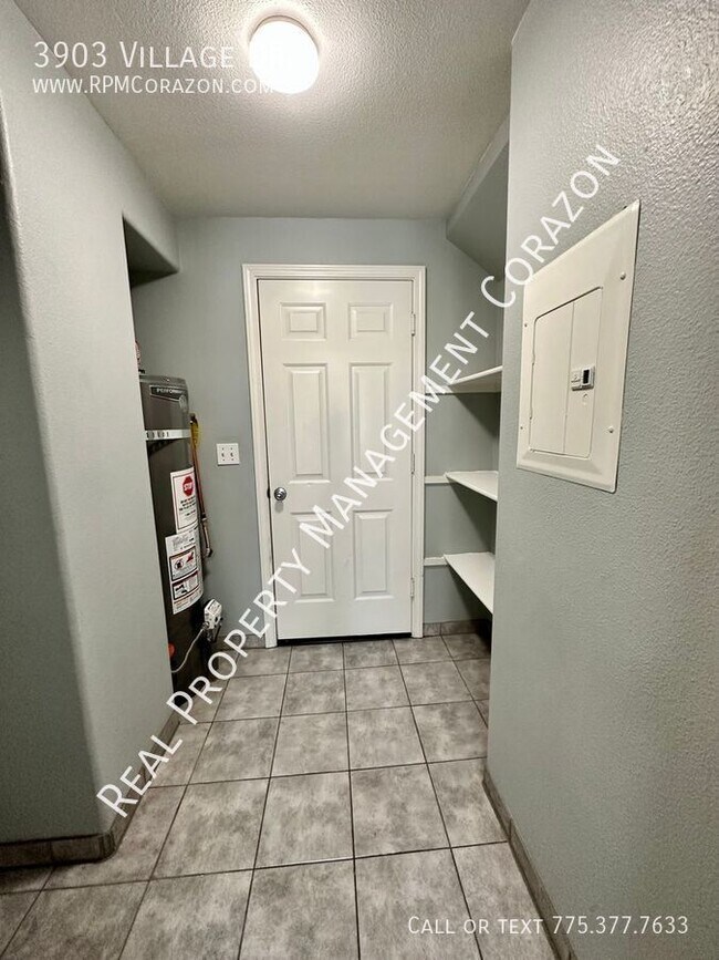 Building Photo - Upgraded 3 bedroom townhouse! Pets ok!