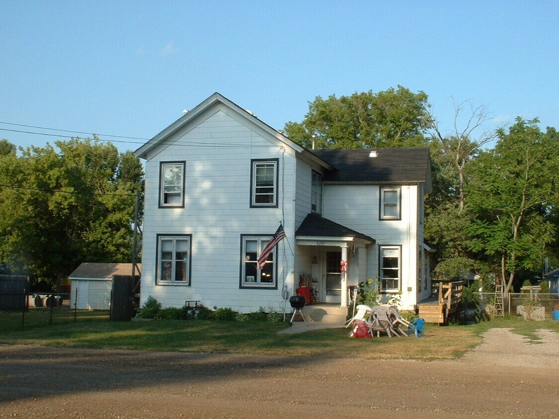 8209 199th Ave, Bristol, WI 53104 Apartments in Bristol, WI