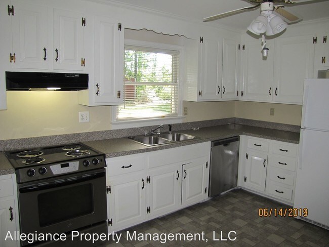 Building Photo - 3 br, 1.5 bath House - 6720 Old Roxbury Rd