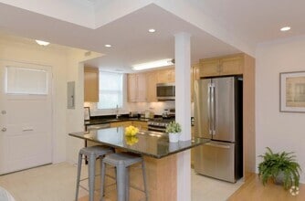 Building Photo - 209 Independence Dr