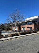 Building Photo - 5 Charles Ln