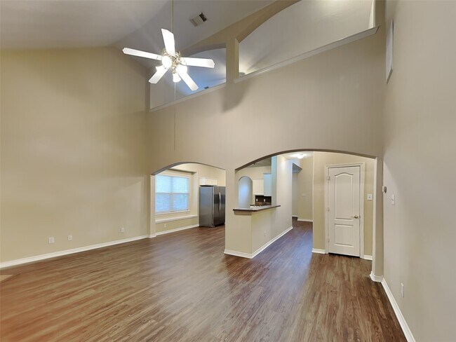 Foto del edificio - 38011 W Sulphur Creek Dr