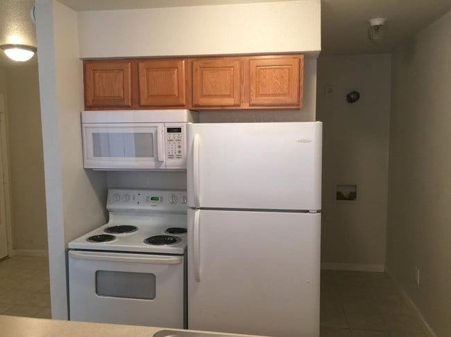 Building Photo - 1902 Sandy Ct