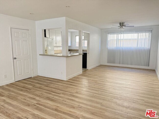 Foto del edificio - 1438 S Canfield Ave