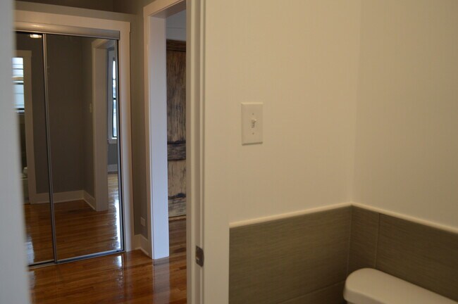 Foto del edificio - 1631 W Belmont Ave